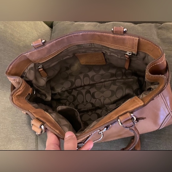 Coach Vintage Handcrafted Leather Hampton SatchelTan with Rare Logo interior - Picture 5 of 7